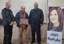 صورة الفنان غاندي بو ذياب مكرما في المدرسة اللبنانية العالمية في راشيا