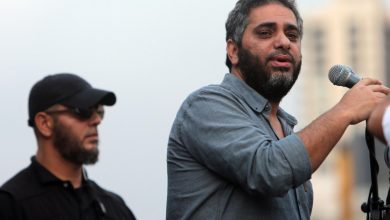 صورة فضل شاكر يُسلم نفسه للجيش اللبناني: خطوة مفاجئة نحو تسوية قضائية