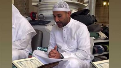 صورة بعد إزالة الوشم وزيارته المسجد النبوي.. هل يعتزل أحمد سعد الغناء؟