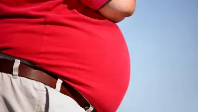 صورة سمنة البطن ومسبباتها: دليلك لفهم الانتفاخ وتأثيره على صحتك