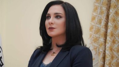 صورة سلاف فواخرجي تعلق على عودة سمر داؤود: “تتنفس ولكن”!