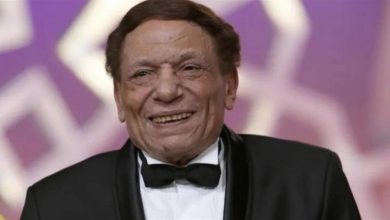 صورة بالصور – عادل إمام يتجوّل في المتحف المصري الكبير!