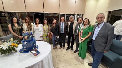 صورة كارولين شاداريڤيان تطلق مؤلفها الجديد عن العلاقات الأسرية بحفل مميز