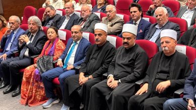 صورة بعد نيله جائزة في الهند… مكتبة بعقلين تحتفي بعالمية غاندي بو ذياب