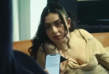 صورة The Moment: فيلم يكشف اللحظة التي تحوّل فيها نجاح Charli XCX إلى عبء خانق